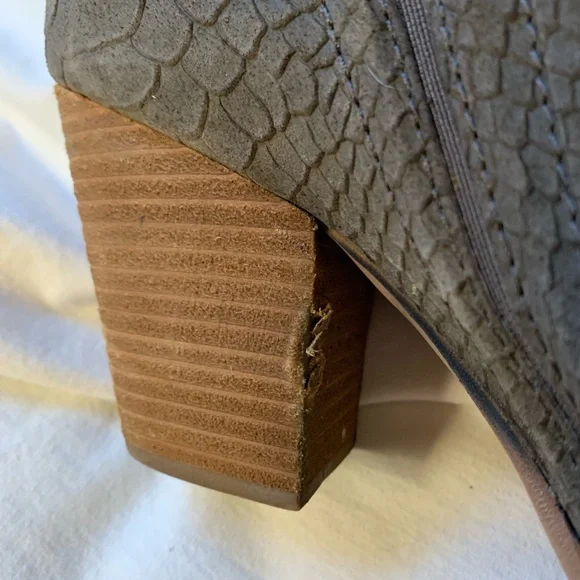 Jeffrey Campbell 'Rosalee' suede snake embossed ankle boots/booties - Picture 12 of 12